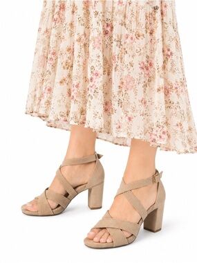 Size 7 Yellow Santorini Block Heel Sandals Beige/Nude‎ Crisscross Dress Shoes